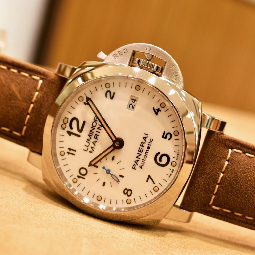 Panerai 白文字盤はおしゃれな雰囲気です Hf Age