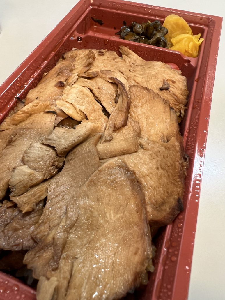 はい お決まりの登利平のお弁当 Hf Age